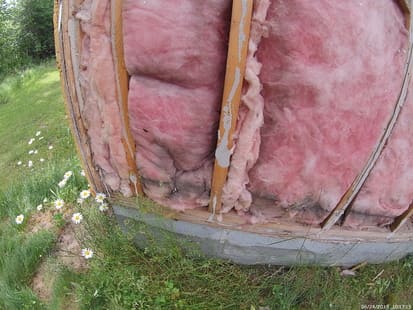 photo of insulation with dirt stain from air infiltration